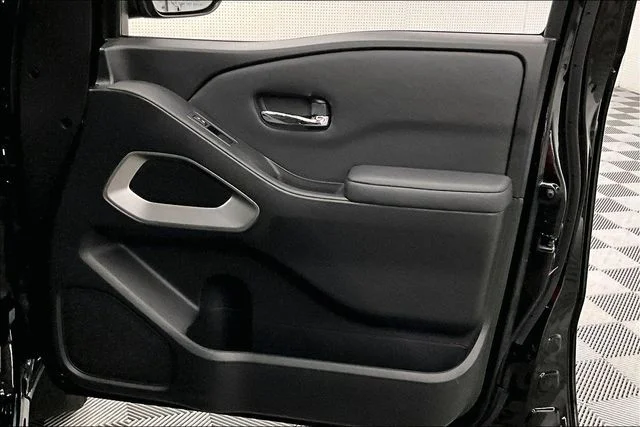 Used 2022 Super Black Nissan SV image 21