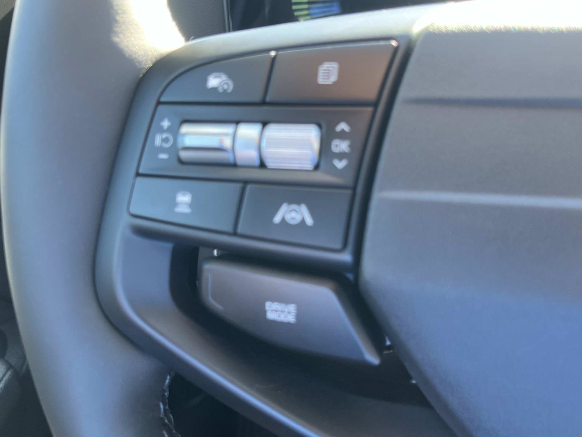 New 2027 Snow White Pearl Kia S image 23
