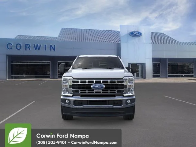 New 2026 Oxford White Ford XLT image 7