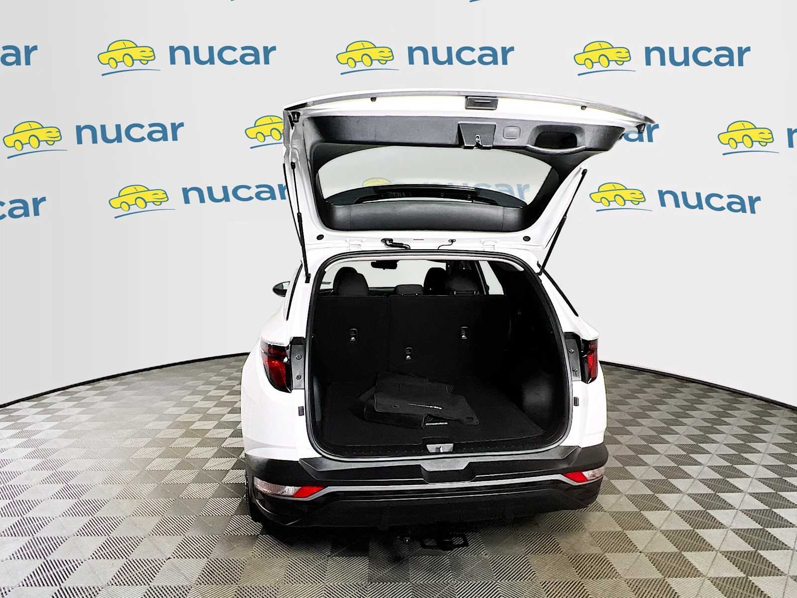 Used 2024 White Pearl Hyundai SE image 24