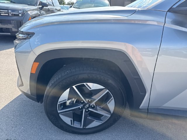 Used 2025 Silver Hyundai SEL image 10