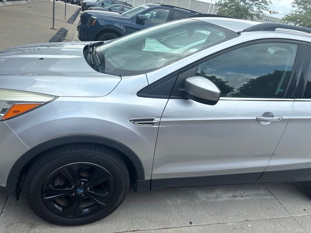 Used 2014  Ford SE image 4