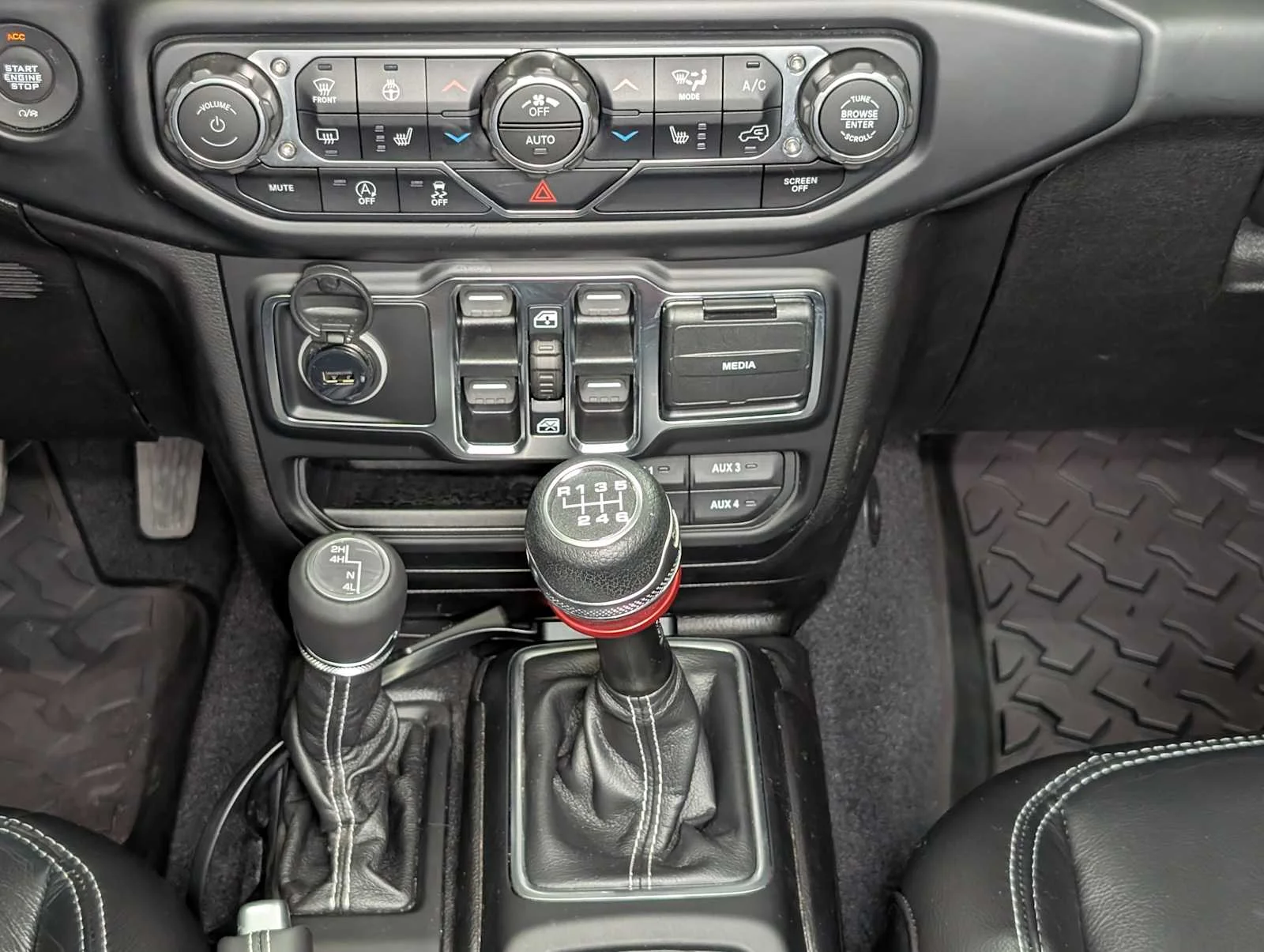 Used 2019 Firecracker Red Clearcoat Jeep Sahara image 23