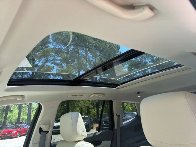 Used 2024 White Cadillac Premium Luxury image 21