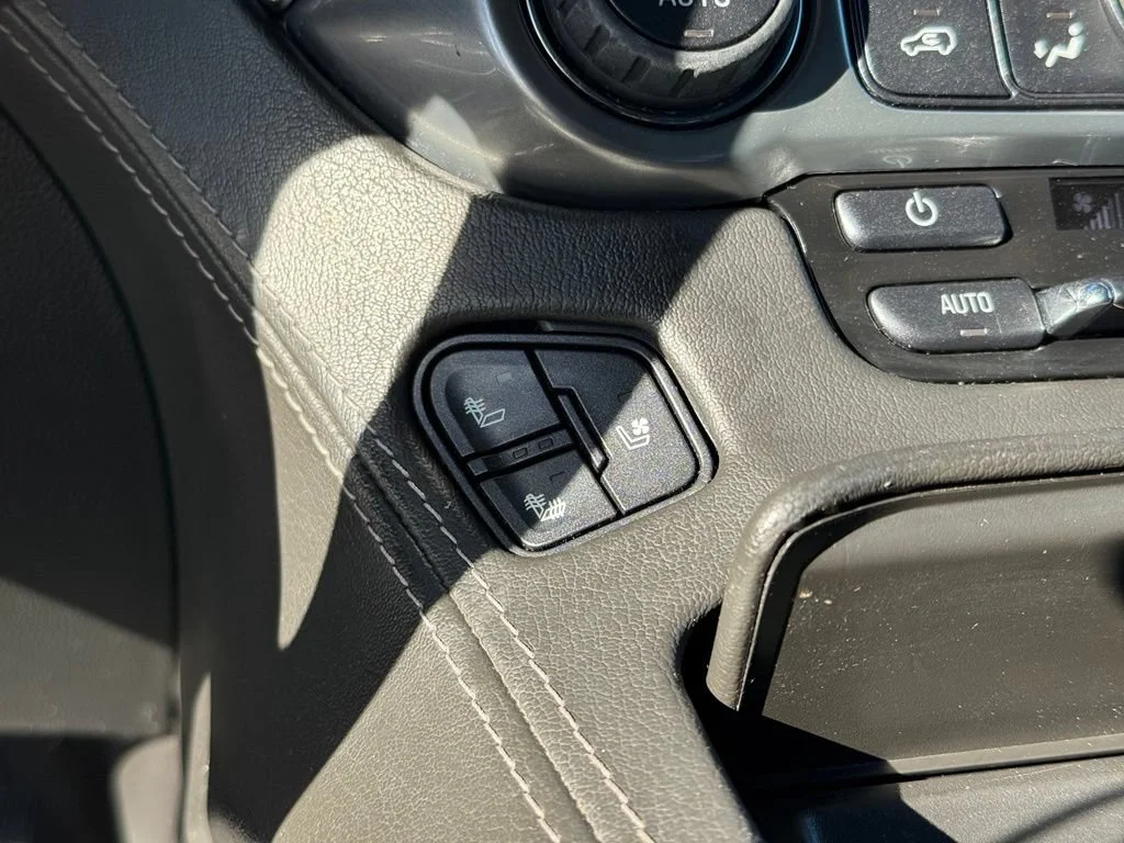 Used 2020 SATIN STEEL METALLIC Chevrolet Premier image 28