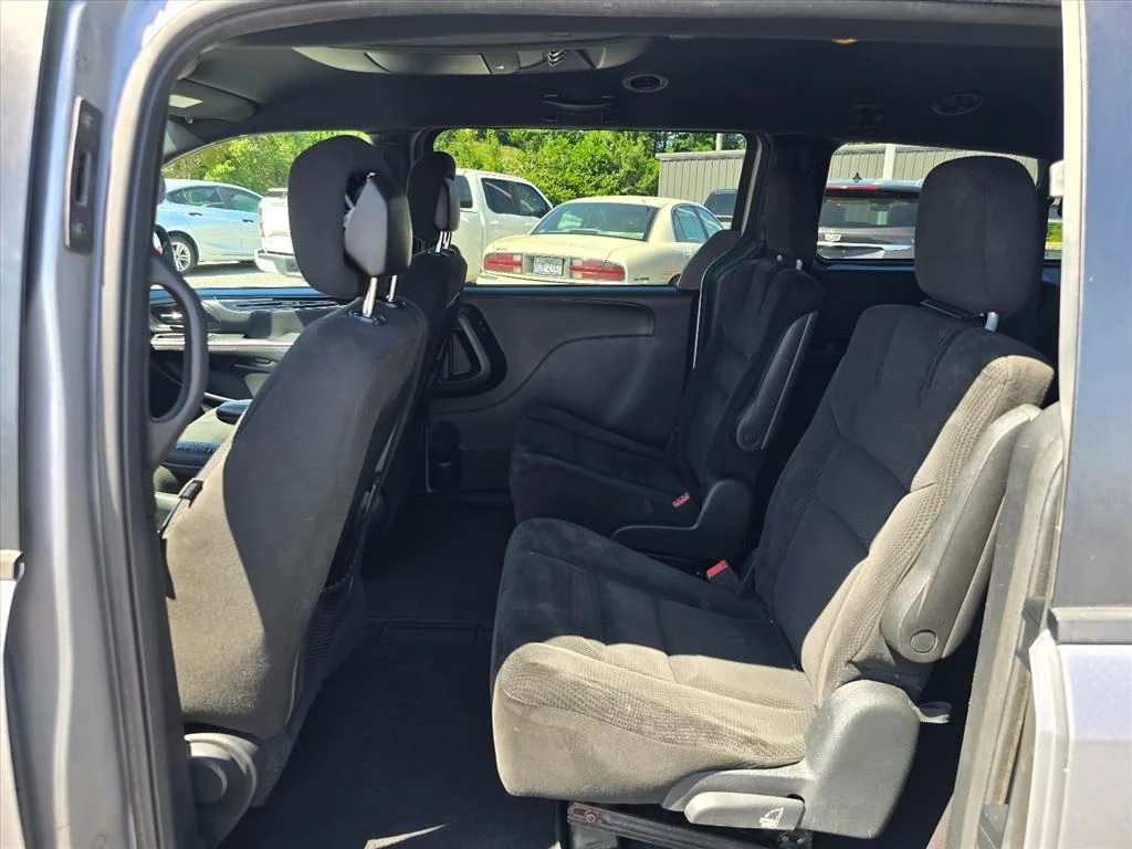 Used 2017 Silver Dodge SE Plus image 12
