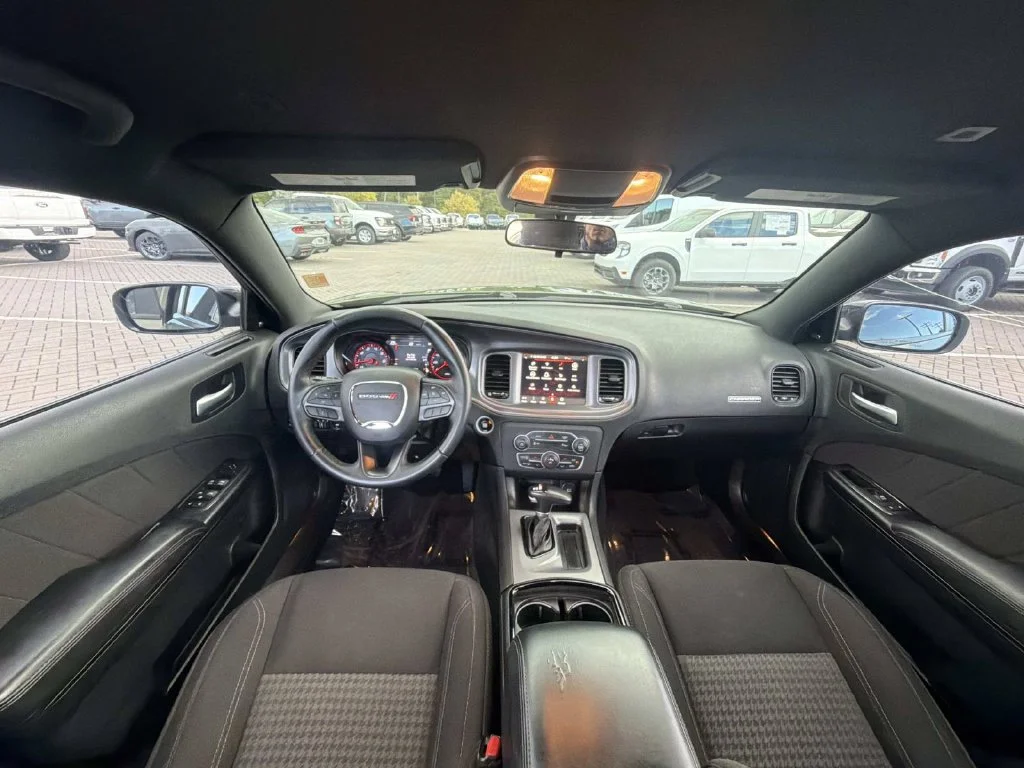 Used 2023 Green Dodge SXT image 26