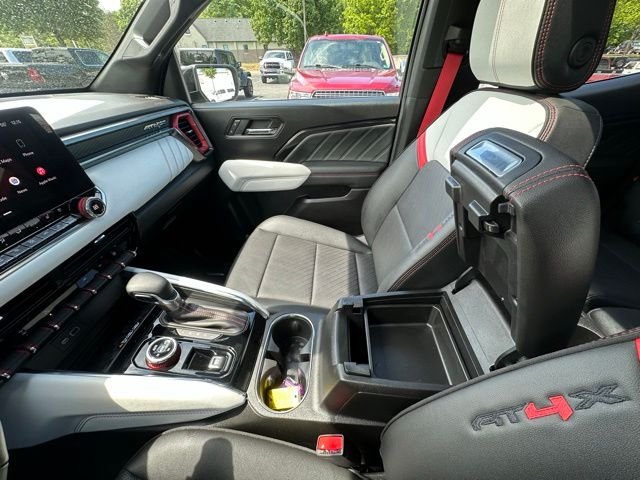 Used 2025 Silver GMC AT4 image 25