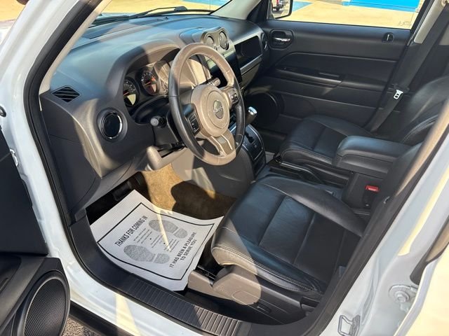 Used 2016 White Jeep Latitude image 19
