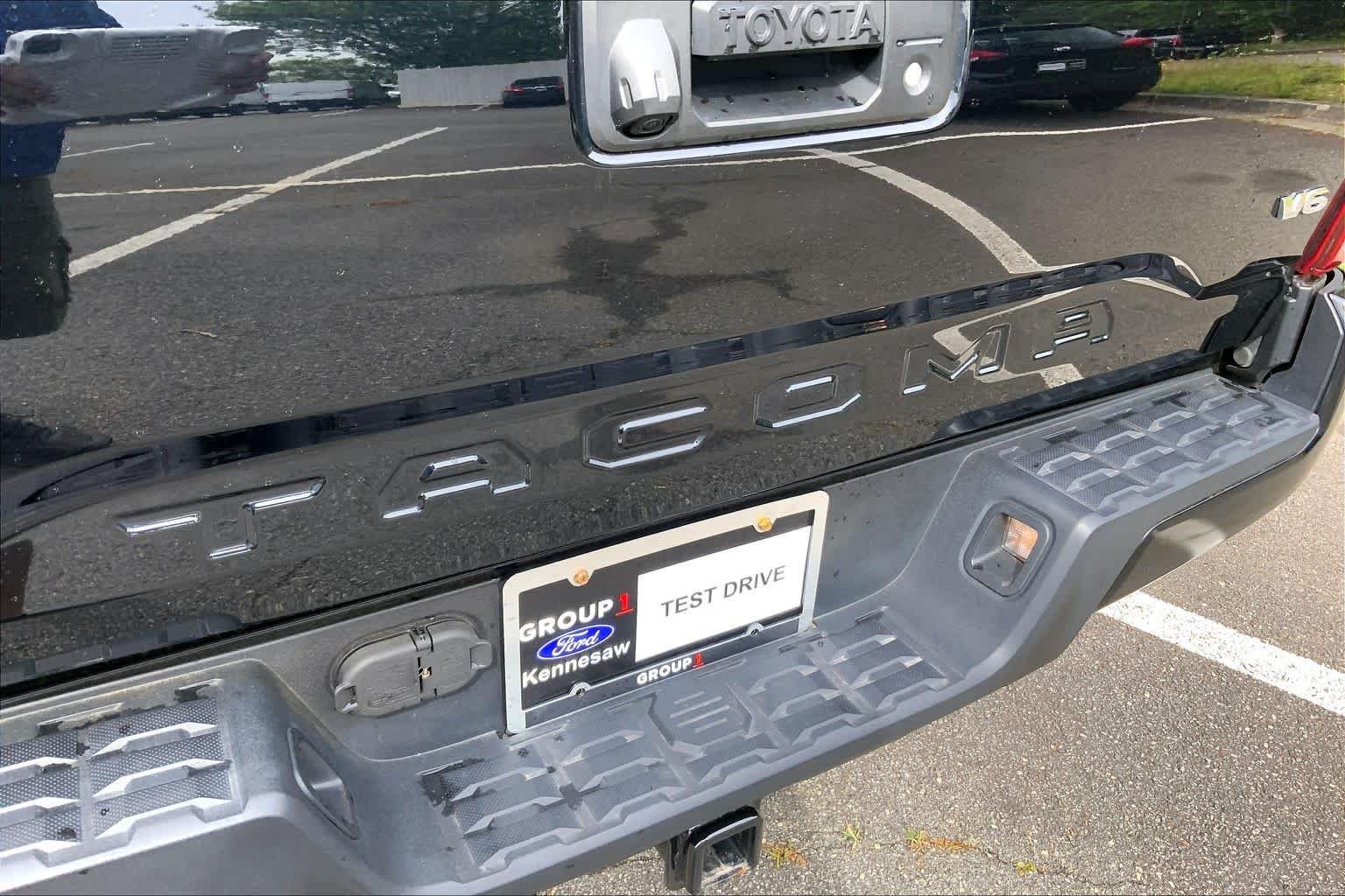 Used 2021 Midnight Black Metallic Toyota SR image 30