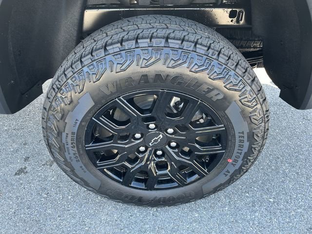 2026 Chevrolet Colorado Trail Boss Gray at Solomon Chevrolet
