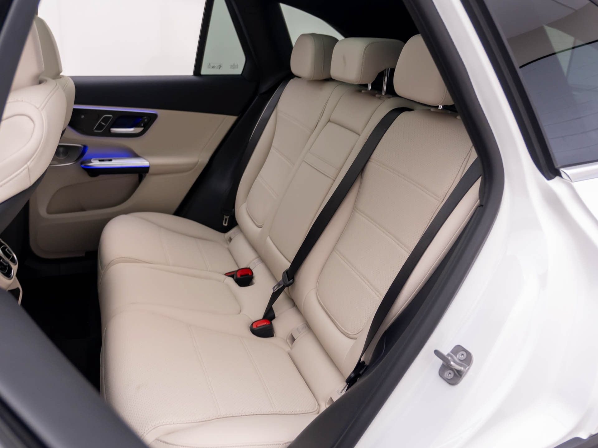 New 2027 Polar White Mercedes-Benz GLC 300 image 63