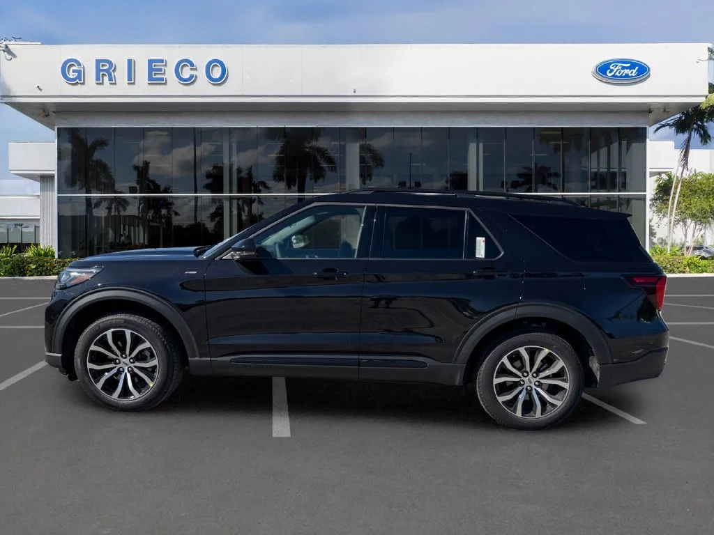 New 2027 Black Ford Active image 4