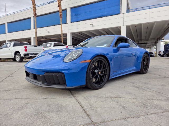 Used 2025  Porsche Carrera GTS image 2