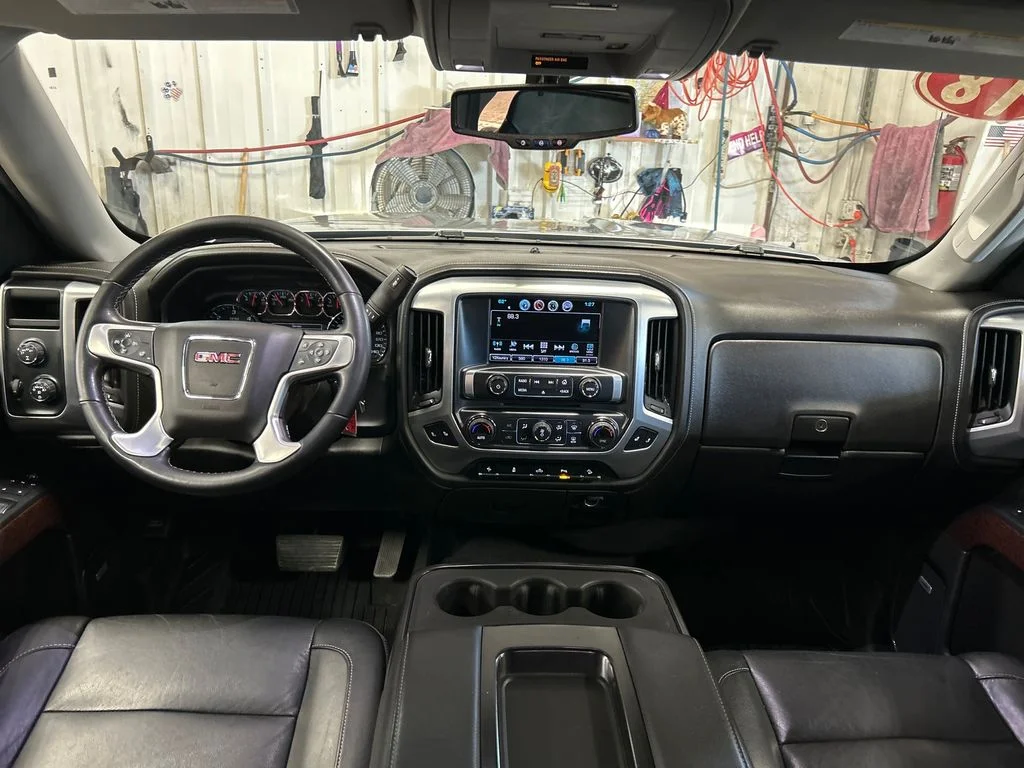 Used 2018 Silver GMC SLT image 18