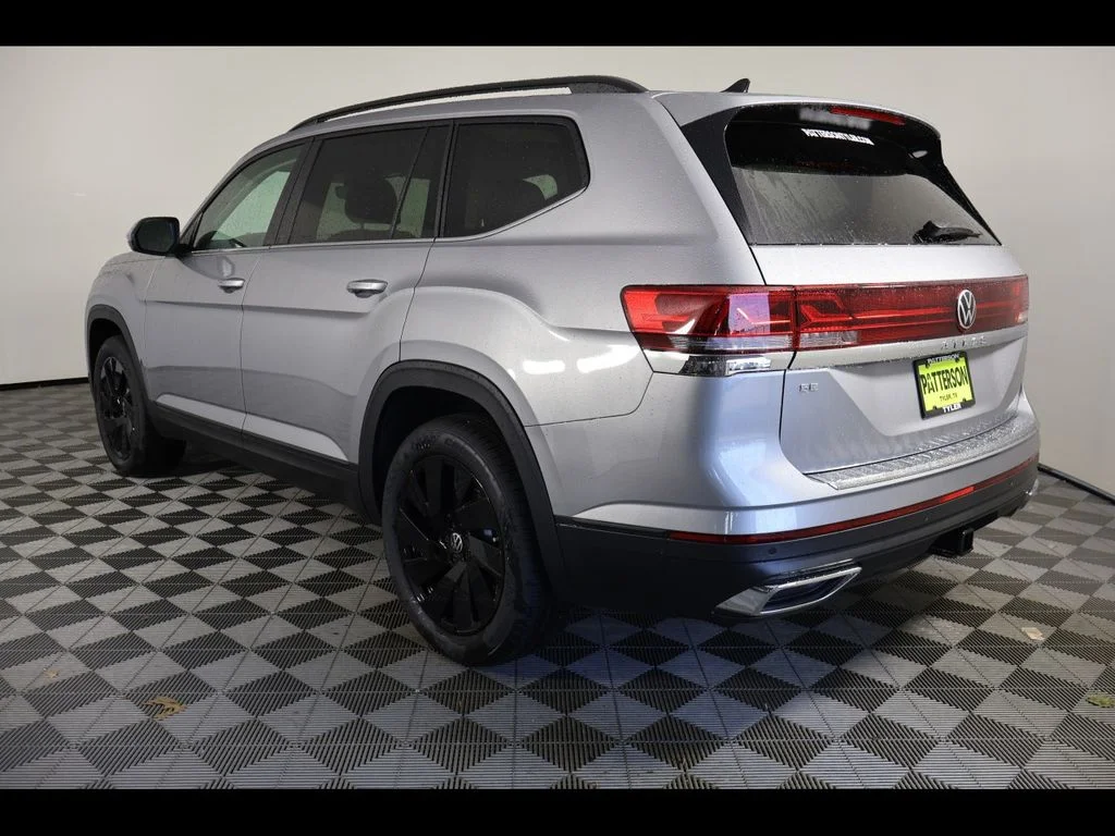 New 2026 Silver Volkswagen SE w/Technology image 4