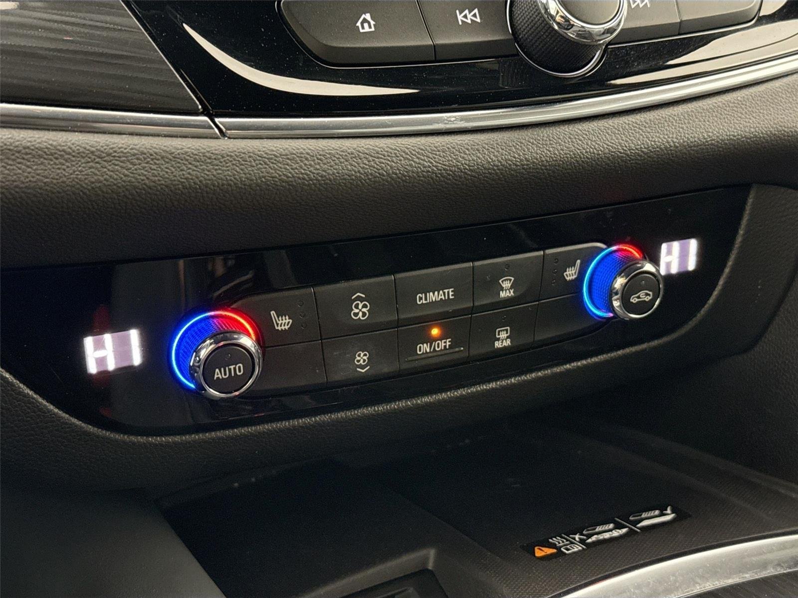 2024 Buick Enclave Essence - Photo 24