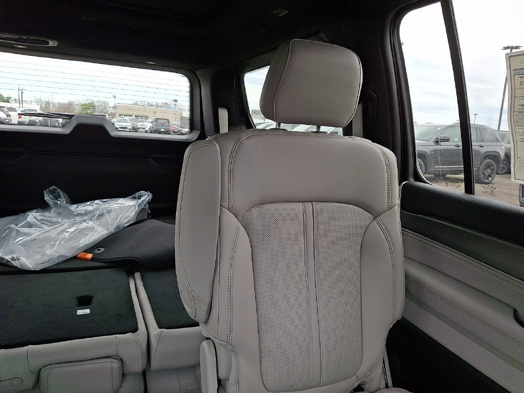 New 2026 High Gloss Black Exterior Paint Jeep Limited Altitude image 15
