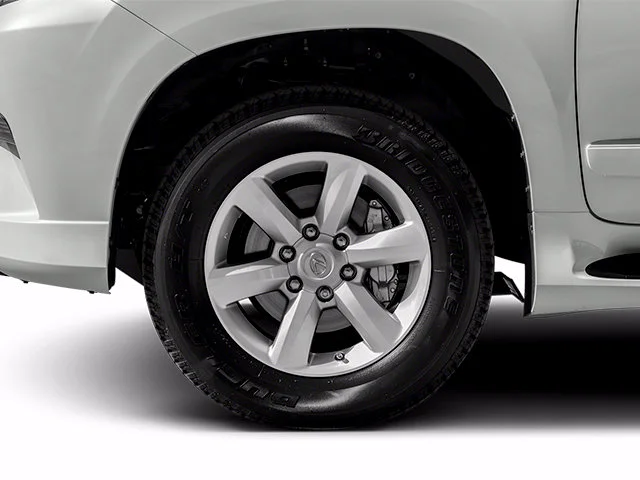 Used 2014 White Lexus 460 image 11