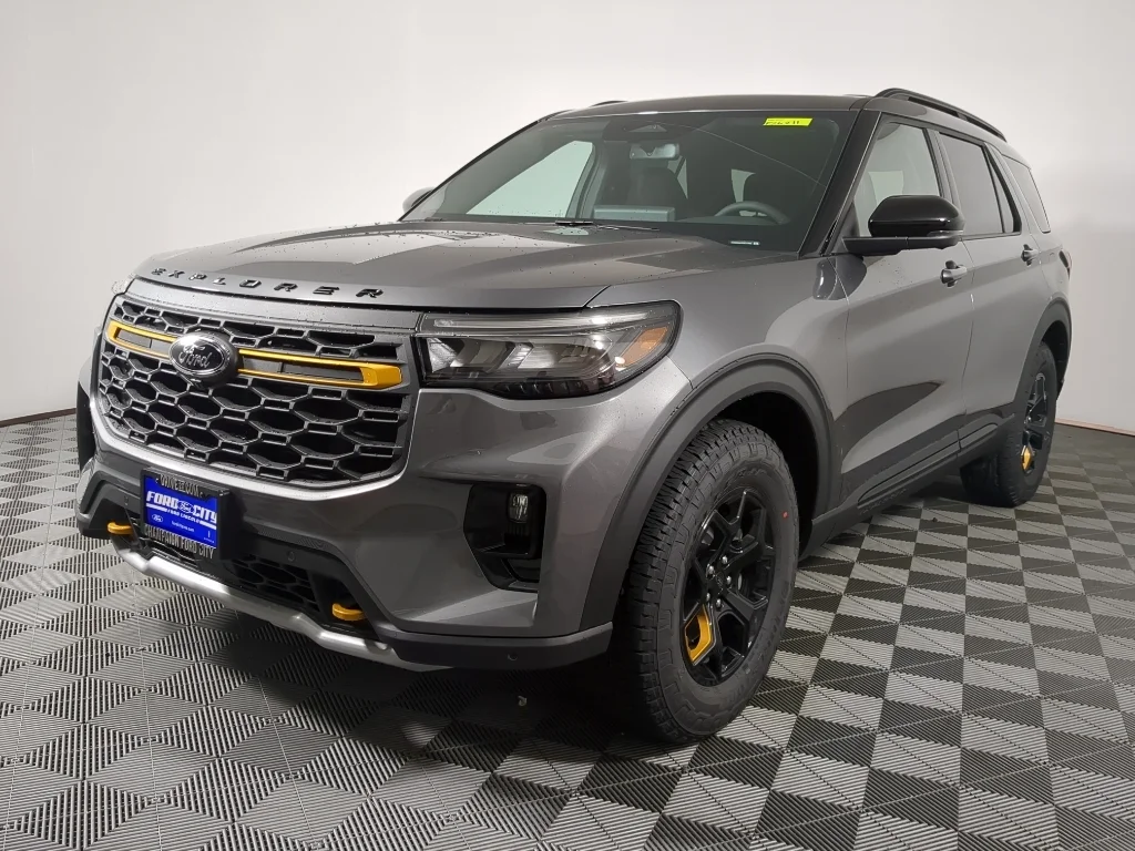 New 2026 CARBONIZED GRAY METALLIC Ford Tremor image 4