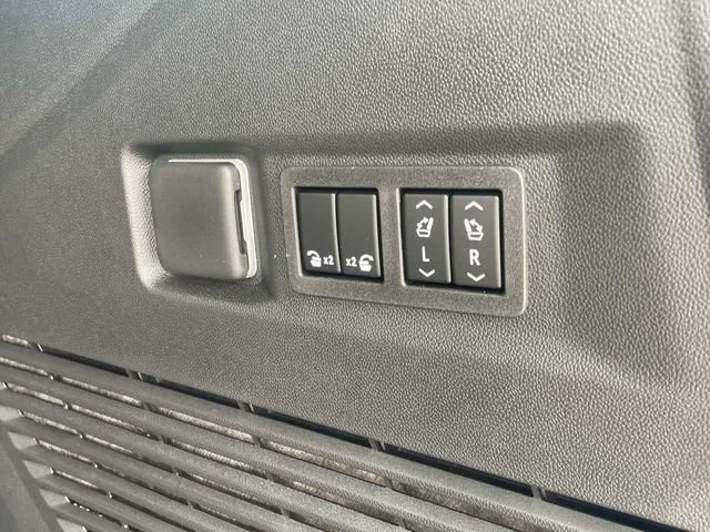 2026 Chevrolet Tahoe Premier - Photo 9