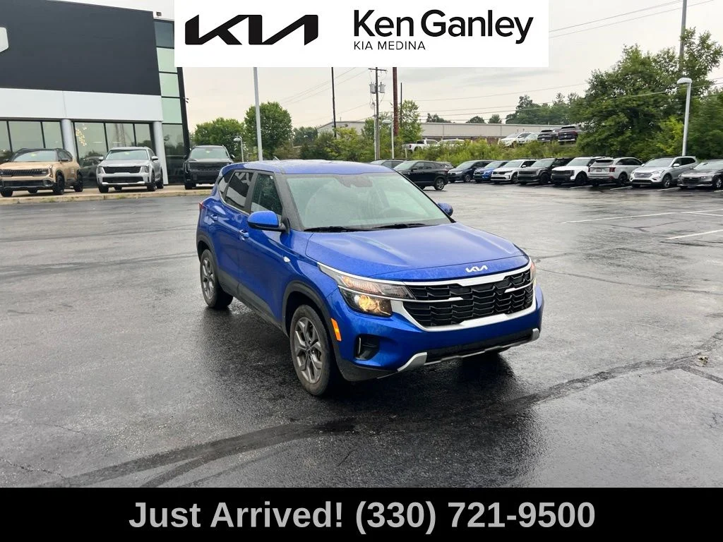 Certified Used 2024 Blue Kia LX image 3