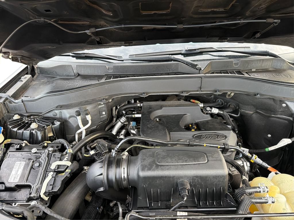 Used 2020 Agate Black Metallic Ford XLT image 12