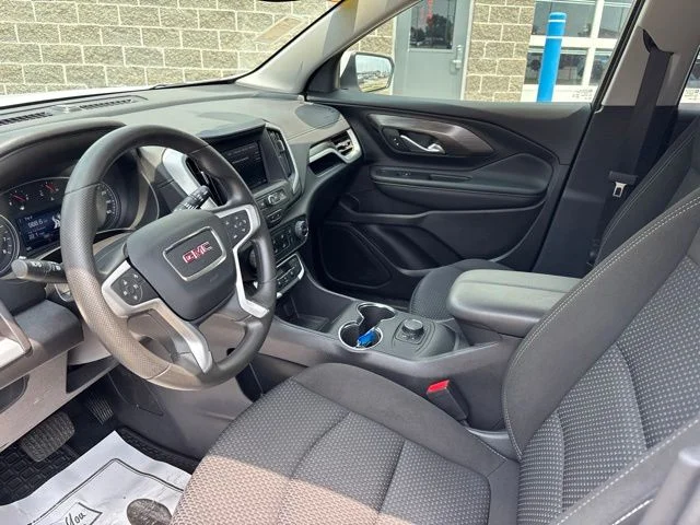 Used 2024 Summit White GMC SLE image 16