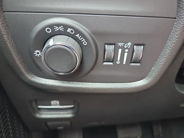 2025 Jeep Grand Cherokee Altitude - Photo 25