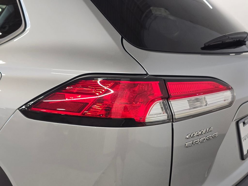 Used 2025 Silver Toyota LE image 15