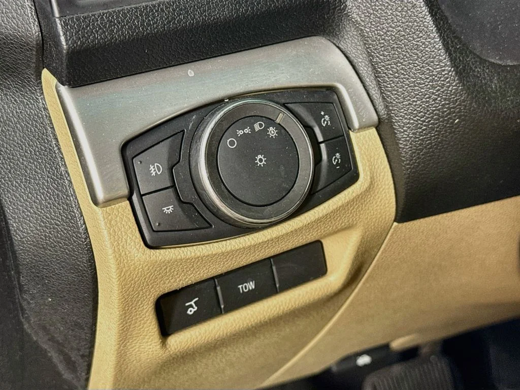 Used 2016 Brown Ford XLT image 10