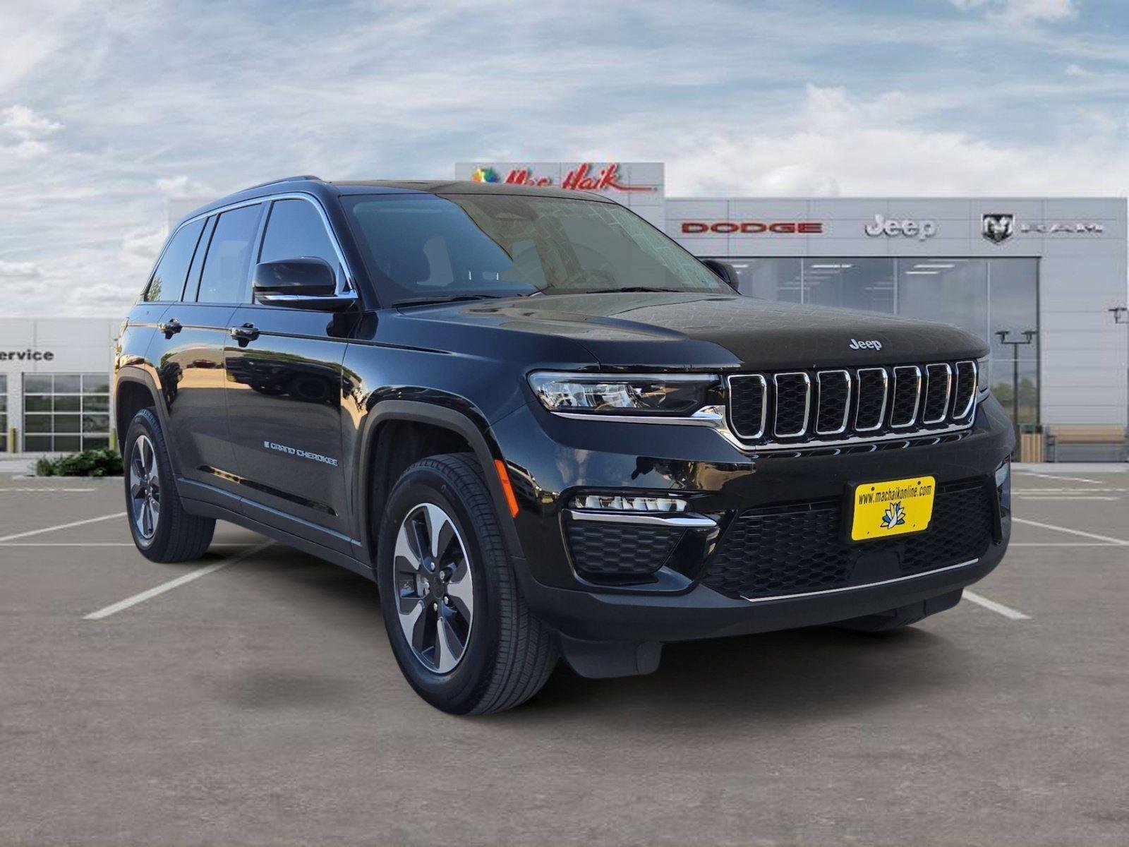 Used 2022 Black Jeep BASE image 7