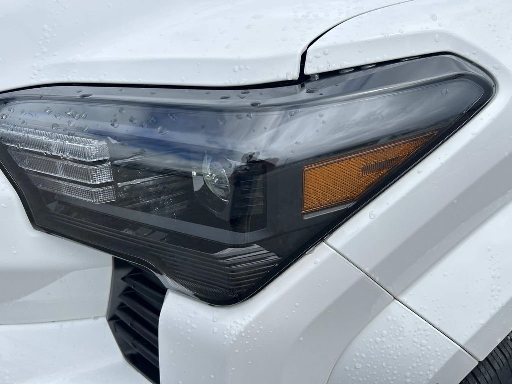 2024 Toyota Tacoma SR - Photo 10
