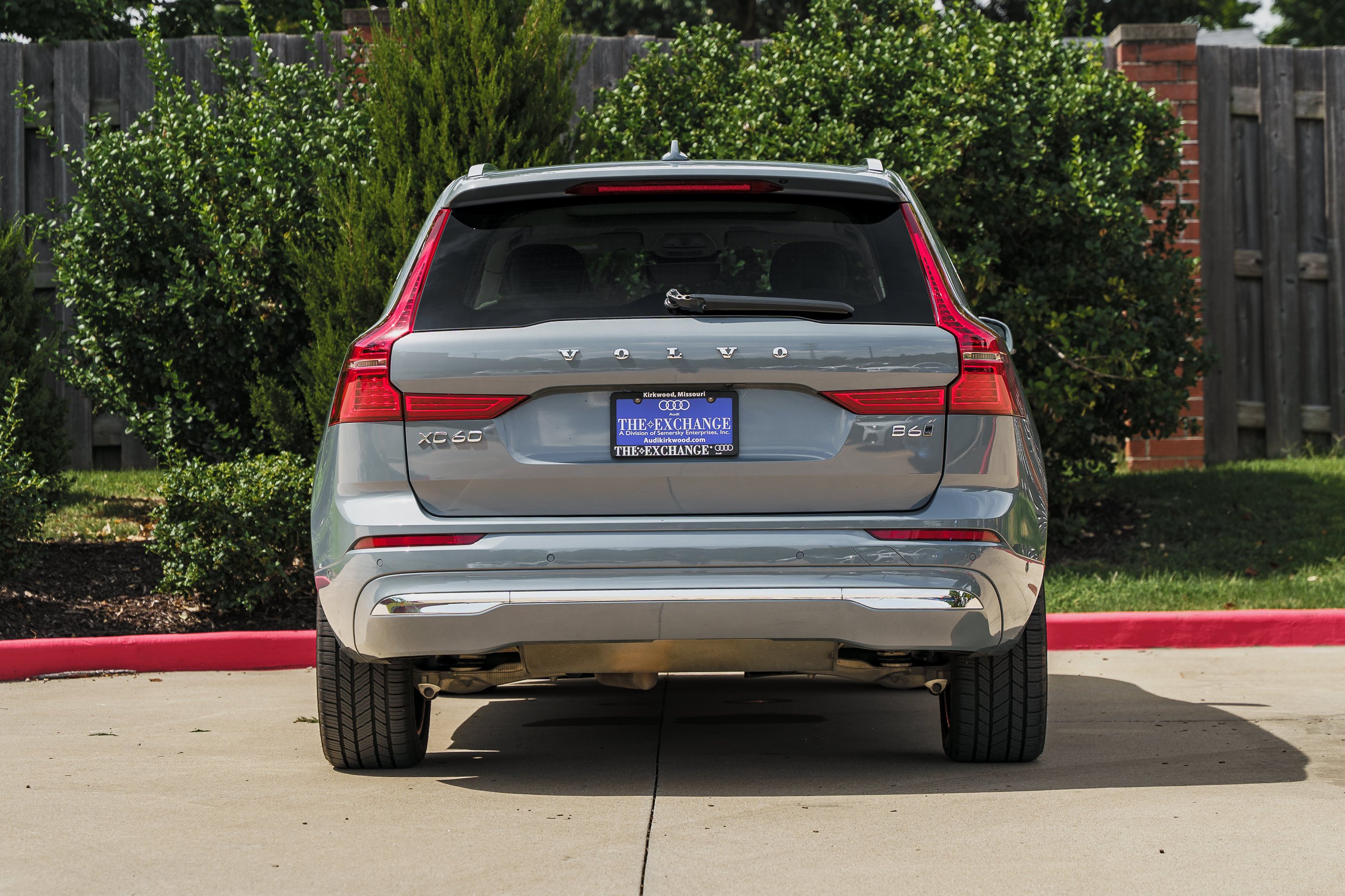 Used 2022 Thunder Grey Metallic Volvo Inscription image 26