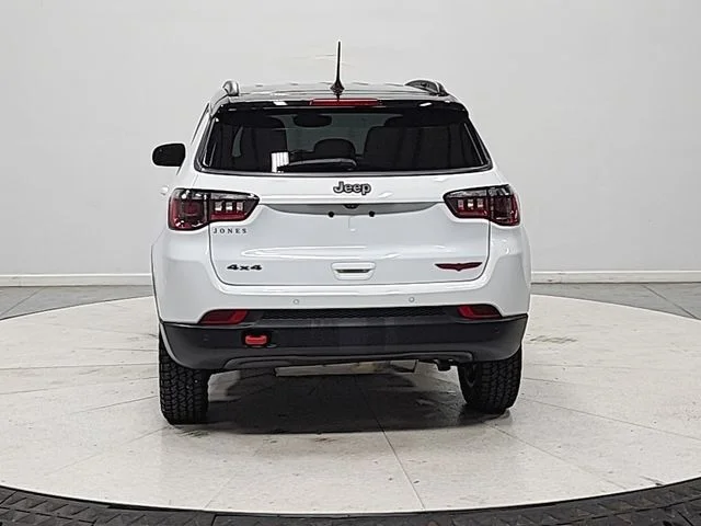 Used 2022 White Jeep Trailhawk image 6