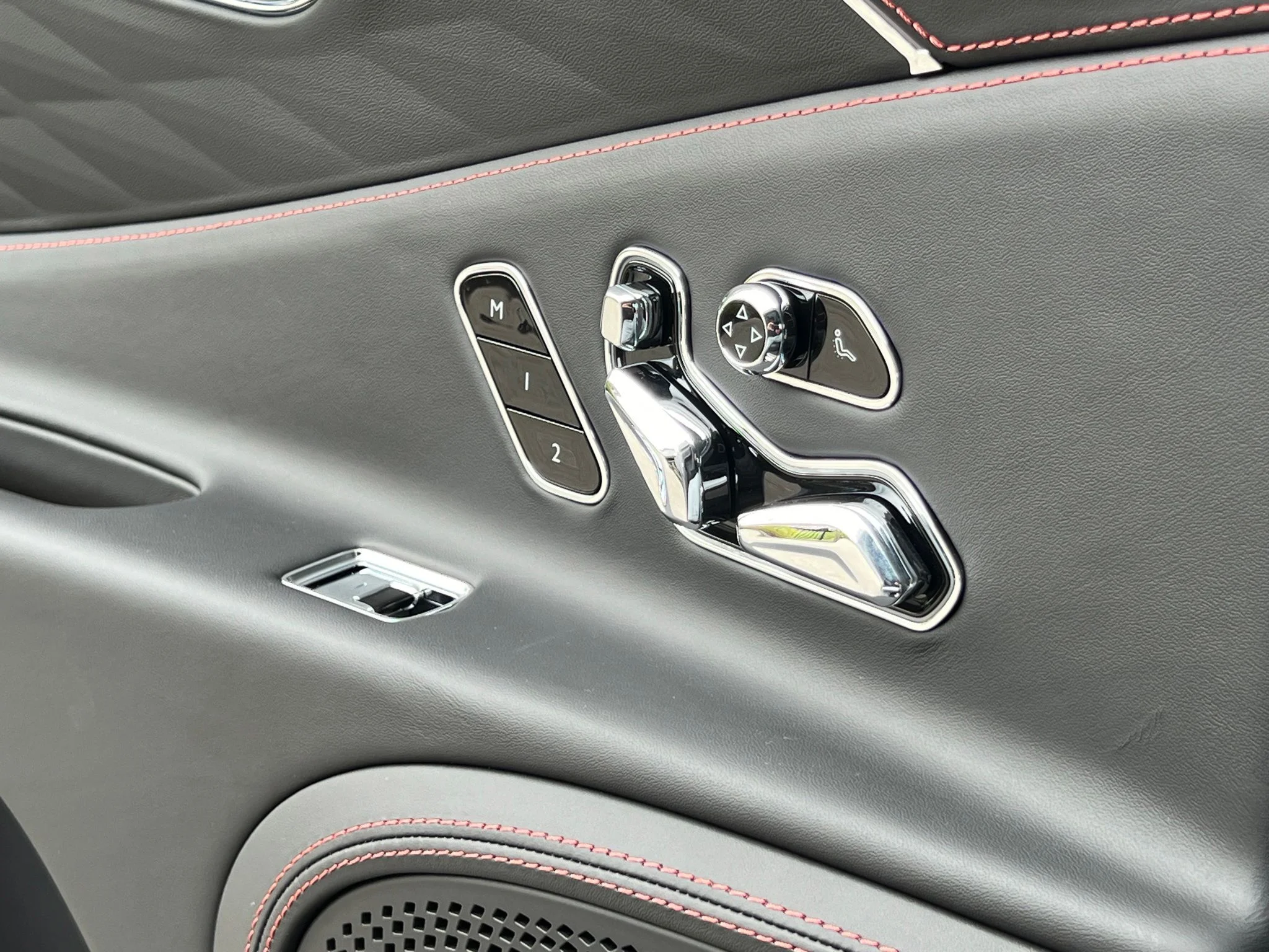 Used 2022 Black Bentley V8 image 36