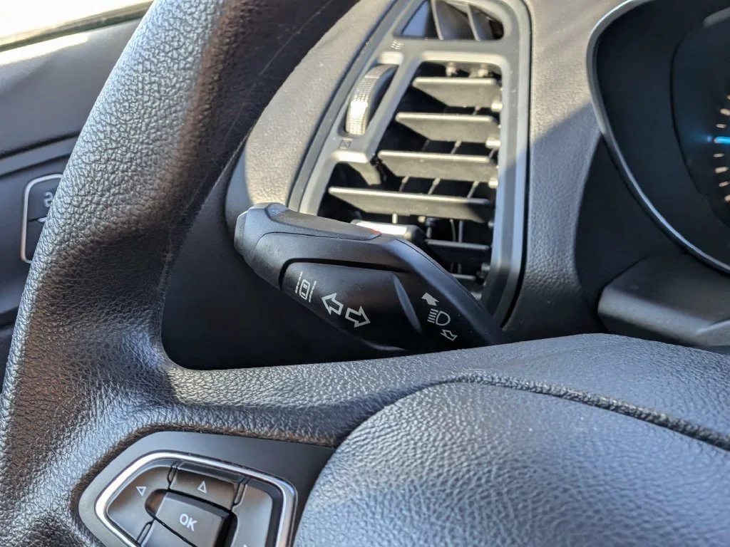 Used 2018 Oxford White Ford SE image 23