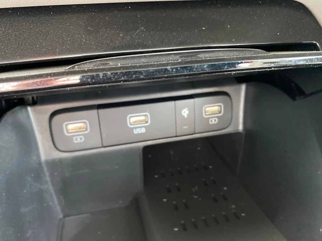 Used 2023 Silver Kia SX image 27