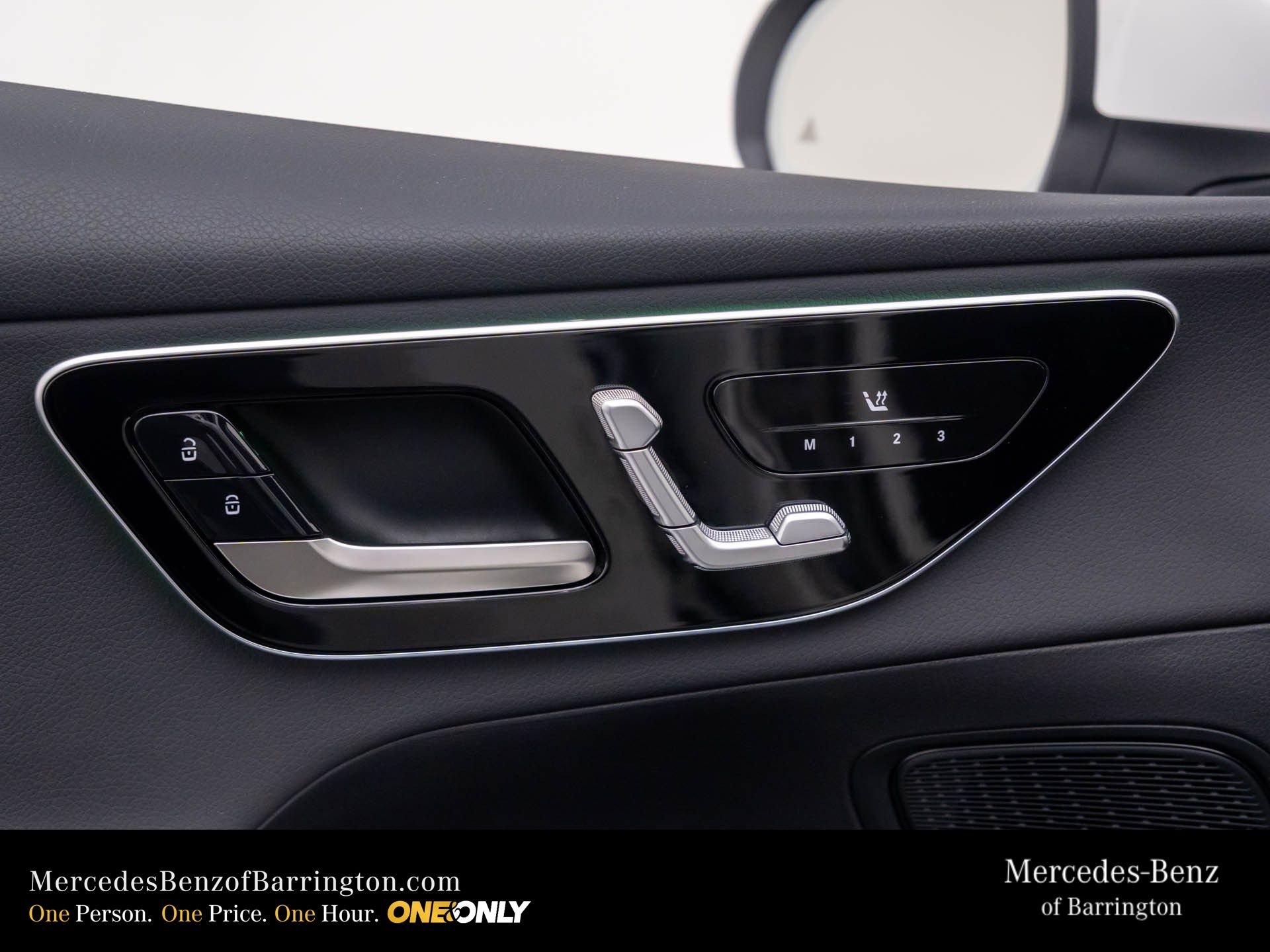 New 2026 Polar White Mercedes-Benz GLC 300 image 16