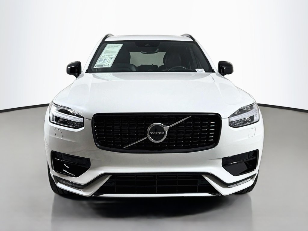 Used 2021 White Volvo T6 R-Design image 2
