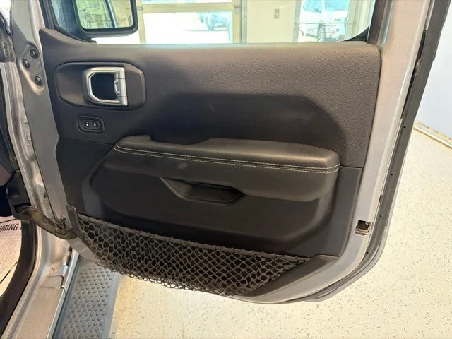 Used 2020 Silver Jeep Unlimited Sahara image 37