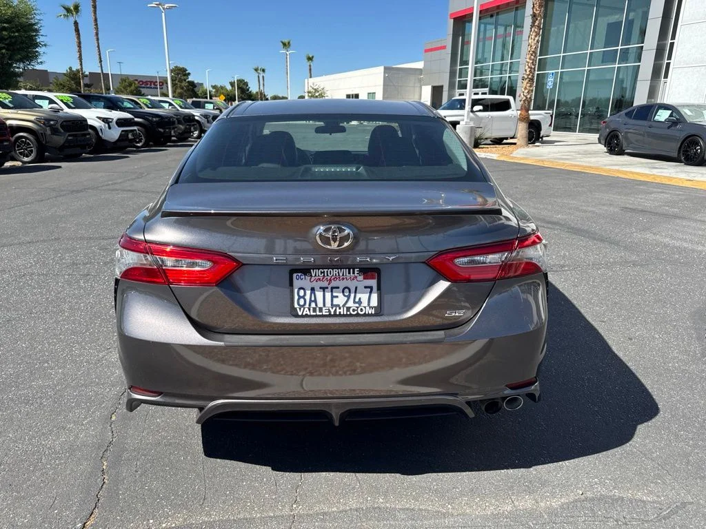 Used 2018 Gray Toyota SE image 6