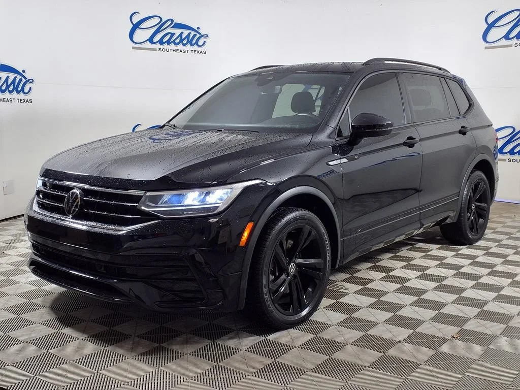 Used 2024 Black Volkswagen SE R-Line Black image 3