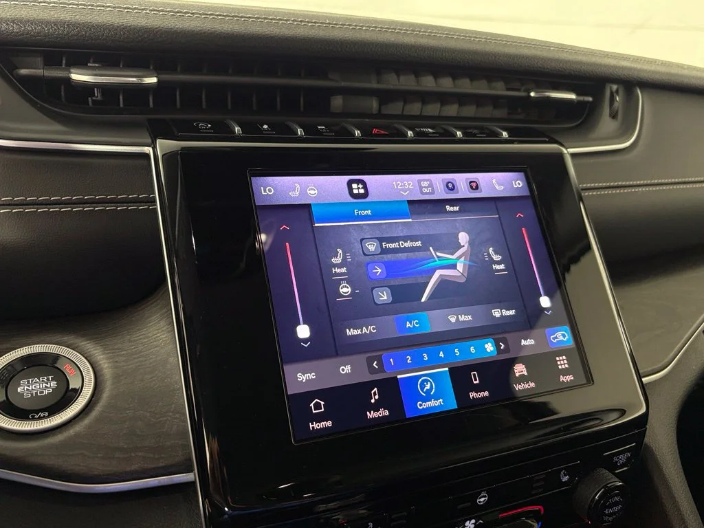 Used 2022 Black Jeep Limited image 24