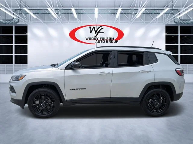 New 2026 Silver Zynith Metallic Clear-Coat Exterior Paint Jeep Latitude image 6