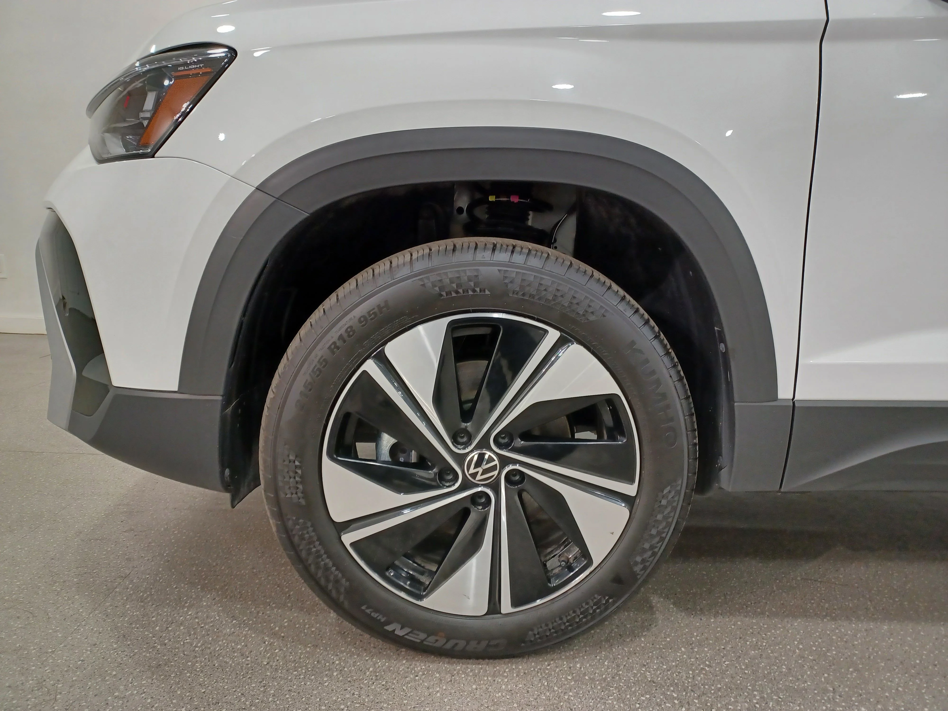Certified Used 2025 Pure White Volkswagen Comfortline 4Motion*Adaptive Cruise | Remote Start | Htd Seats | Htd Wheel | Blind Spot Detection image 18