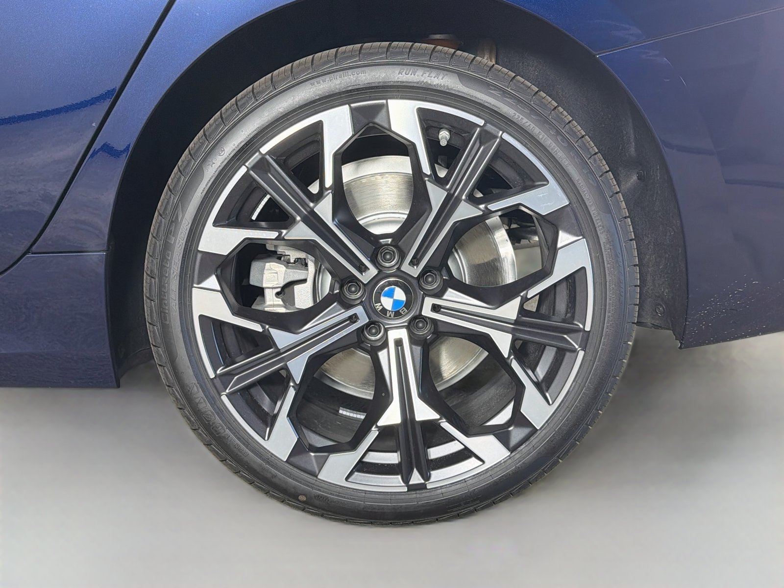 New 2026 Tanzanite Blue II Metallic BMW 330i xDrive image 33