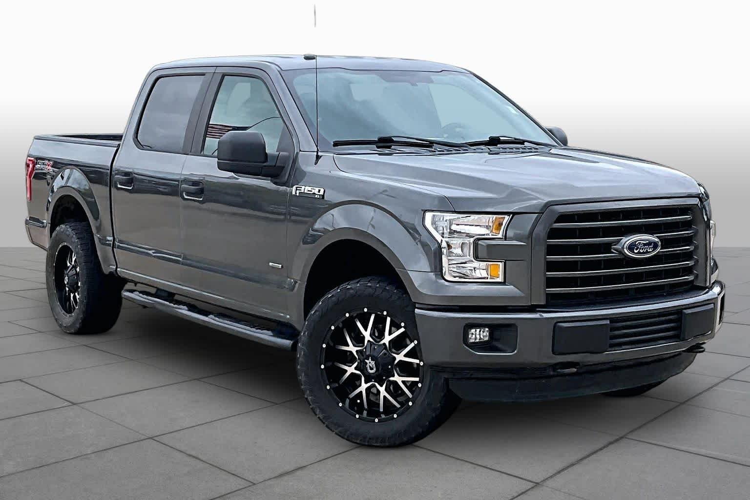 Used 2017 Magnetic Metallic Ford XL image 3