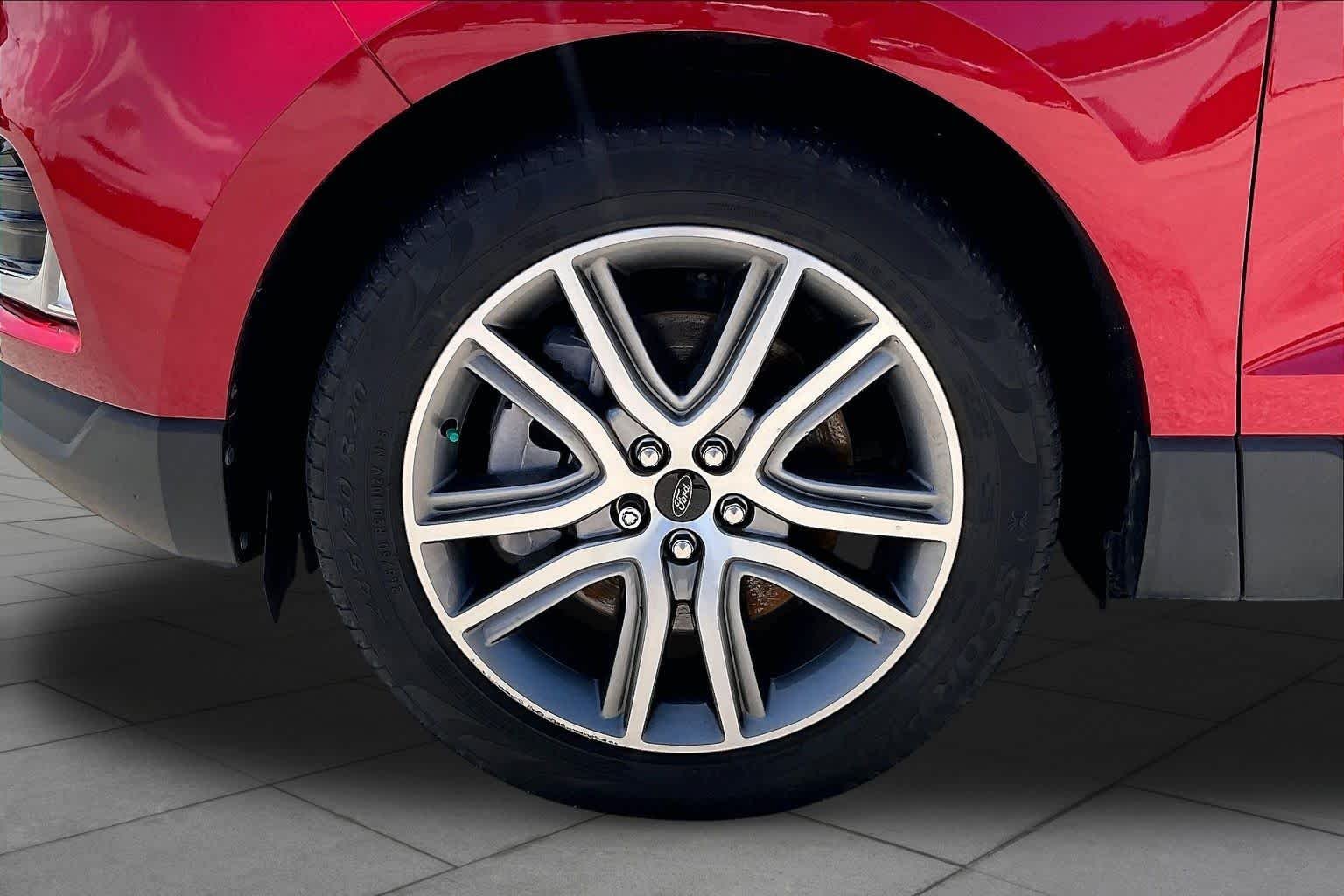 Used 2023 Rapid Red Metallic Tinted Clearcoat Ford Titanium image 11