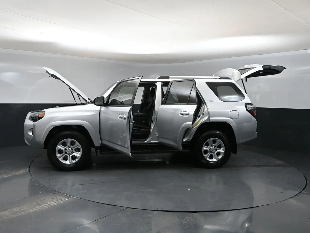 Used 2020 Silver Toyota SR5 image 44